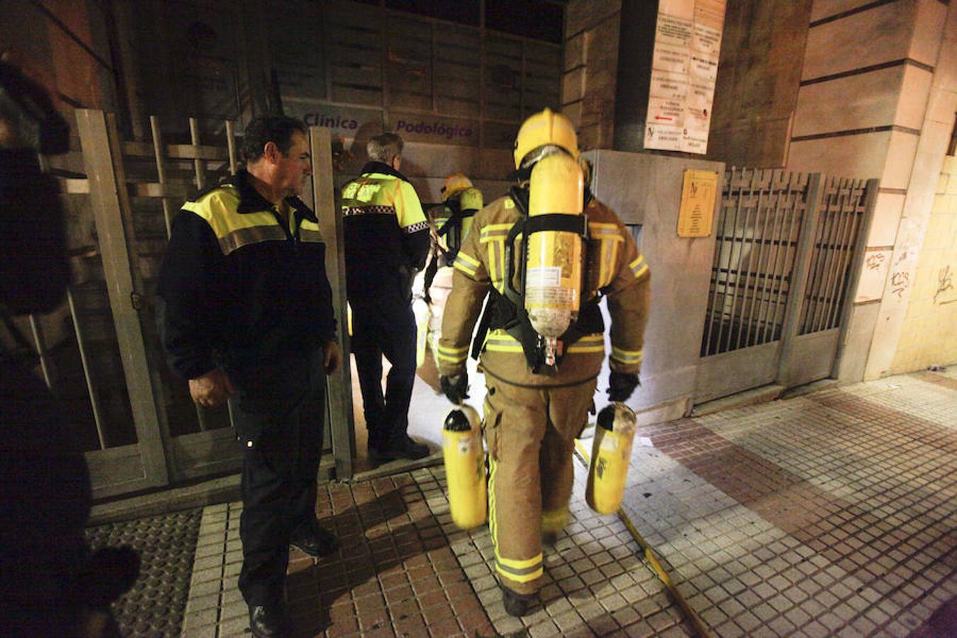 Un muerto y 13 heridos por la explosión en un edificio del centro de Cáceres