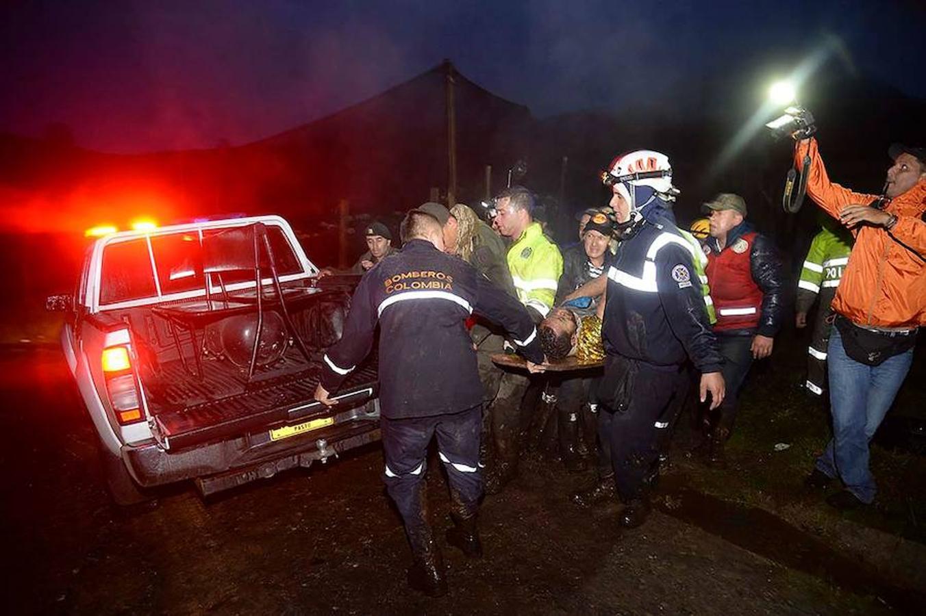 Martes, 29 de diciembre: El equipo brasileño de fútbol, el Chapecoense, que iba a jugar la final de la Copa de Sudamérica 2016, sufrió un accidente aéreo a su llegada a Colombia que le costó la vida a 76 de los 81 tripulantes del avión. Fotografía: Agencias