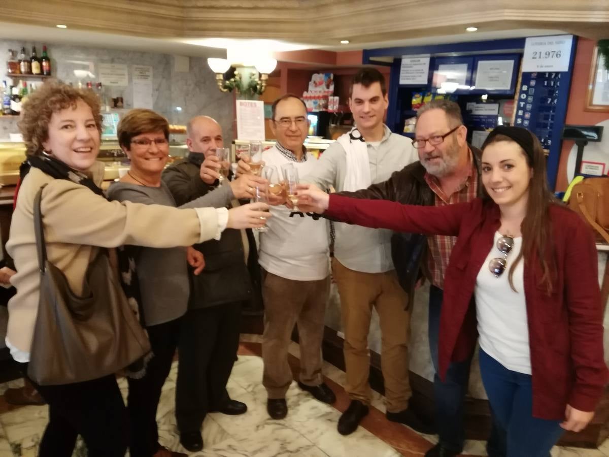 Jueves, 22 de diciembre: La Lotería de Navidad repartió por Extremadura varios premios destacando un segundo premio en Almendralejo.Fotografías: Agencias