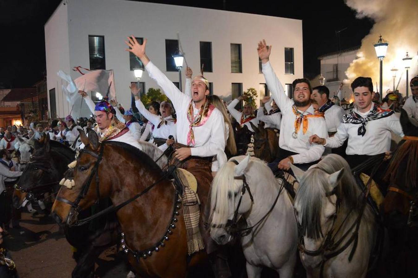 Alegría colectiva en Pela en honor a San Antón