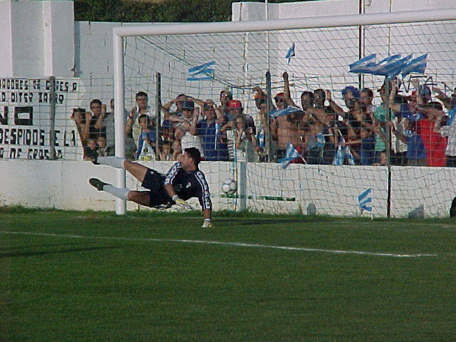 2001. Partido entre el Díter Zafra y el Lucentino que sirvió para el ascenso a Segunda B.