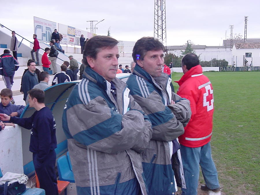 2000. Isi Lavado, entrenador del Diter Zafra.