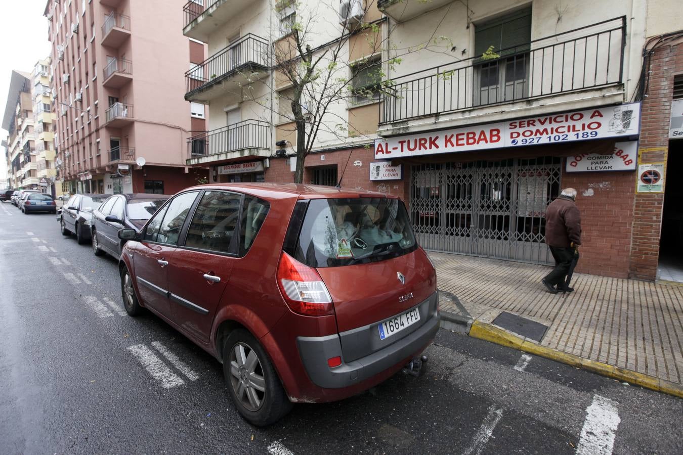 Un herido en el incendio de un piso ocupado por siete personas