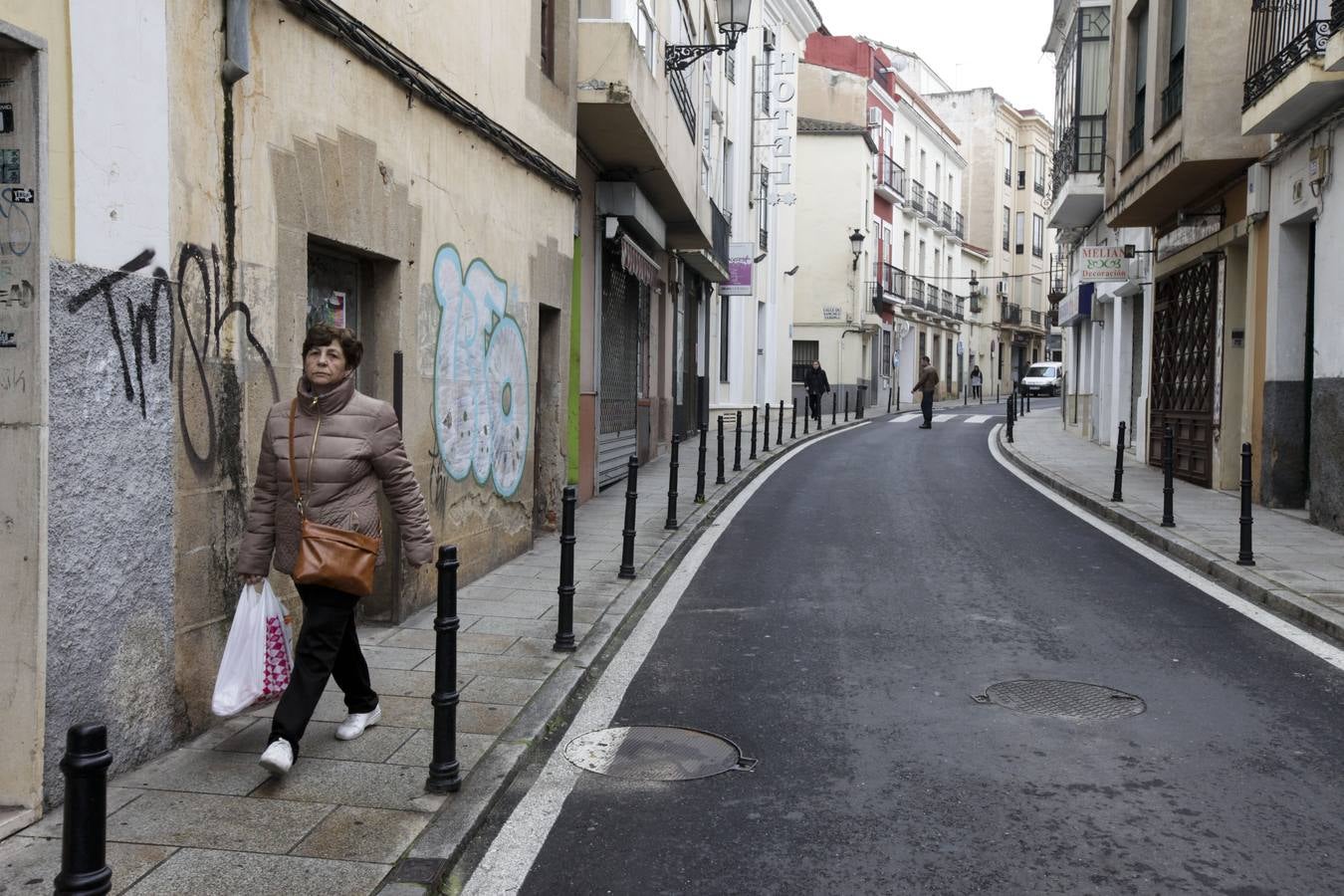 Campaña de limpieza de grafitis en el centro de Cáceres