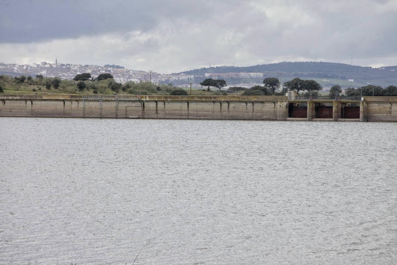 El Guadiloba recupera en dos días lo que consume Cáceres en tres meses