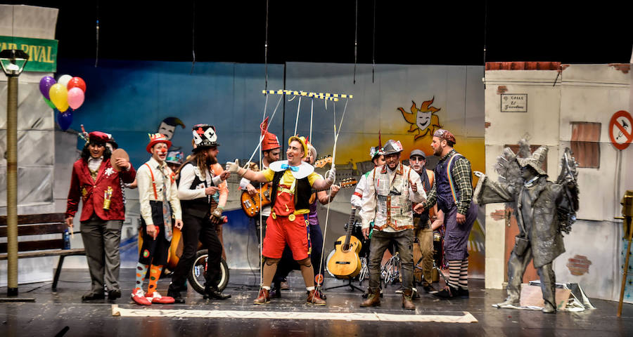 Tienen momentos de mucha calidad con los acordes que forman con sus voces y tiene mucho mérito presentar 20 minutos de música origina