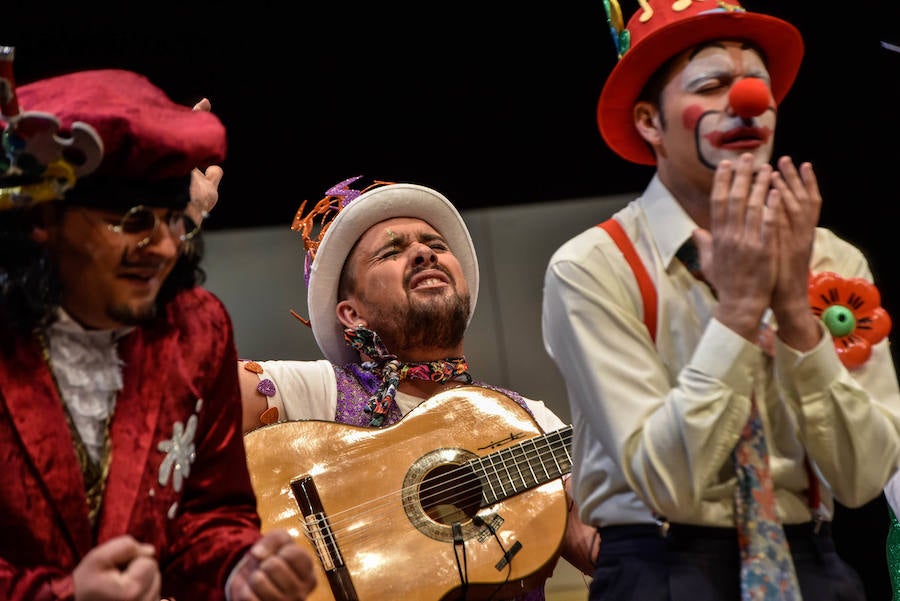 Tienen momentos de mucha calidad con los acordes que forman con sus voces y tiene mucho mérito presentar 20 minutos de música origina