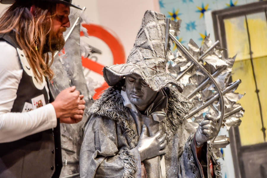 Tienen momentos de mucha calidad con los acordes que forman con sus voces y tiene mucho mérito presentar 20 minutos de música origina