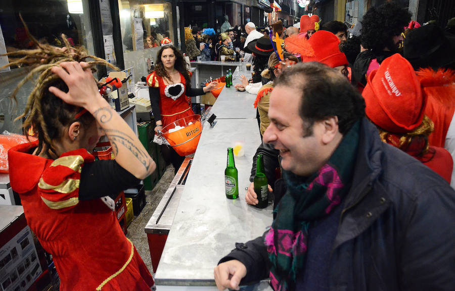Ambiente nocturno en el sábado de Carnaval