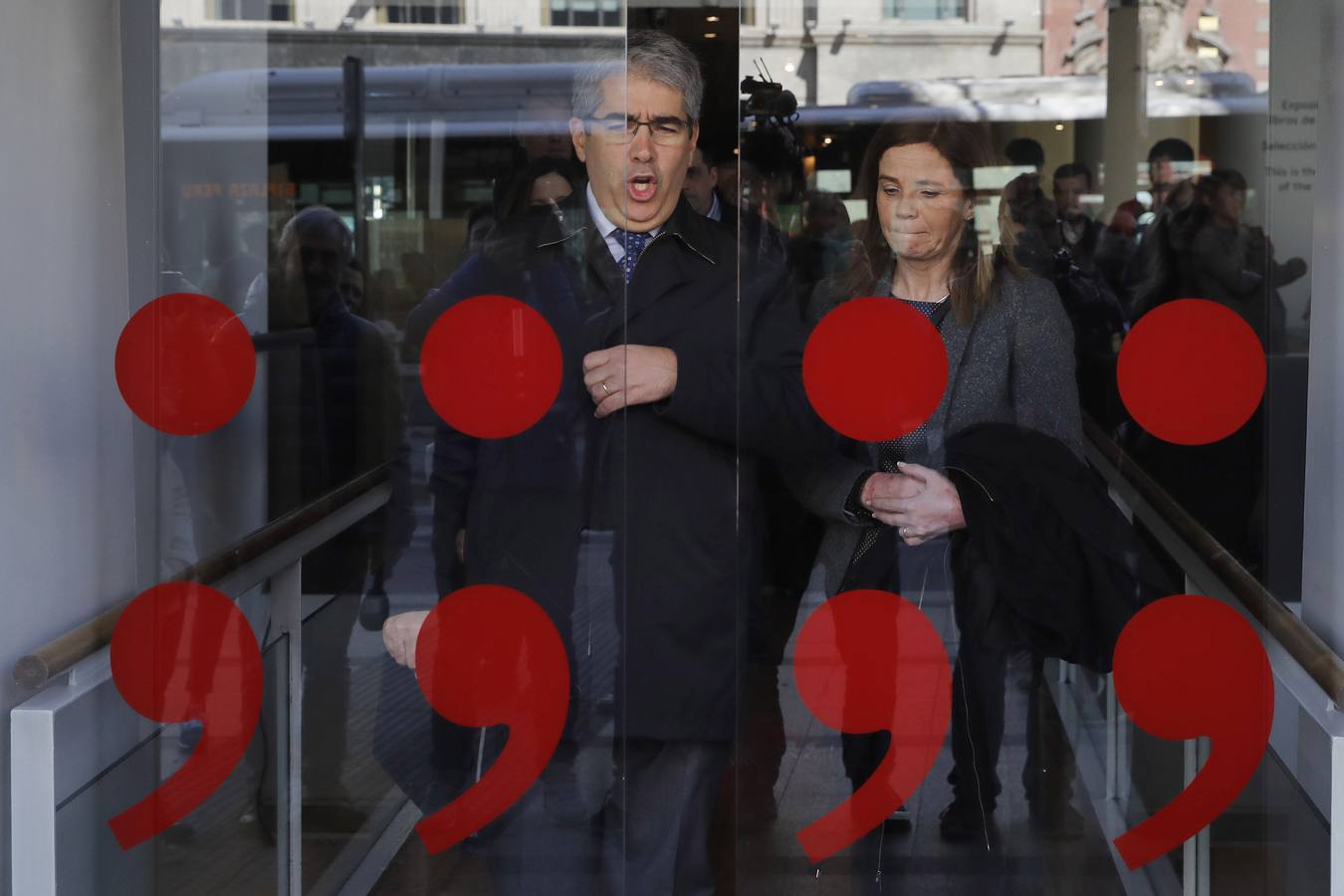 Lunes, 27 de febrero: El portavoz de PdeCAT, Francesc Homs, se autoincriminó en el Supremo porque 'era obligado' celebrar el 9-N. Fotografías: Agencias