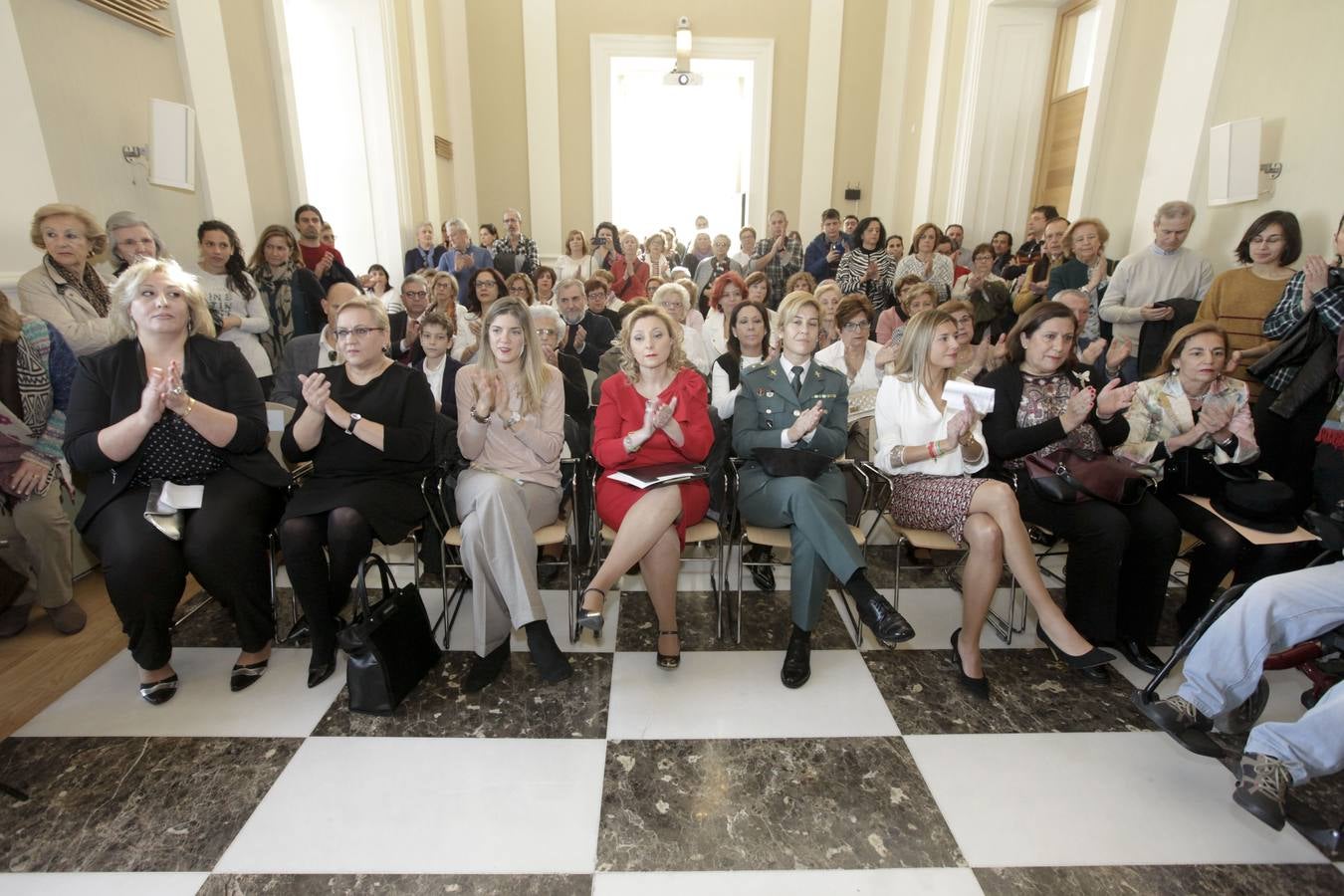 Cáceres homenajea a ocho mujeres