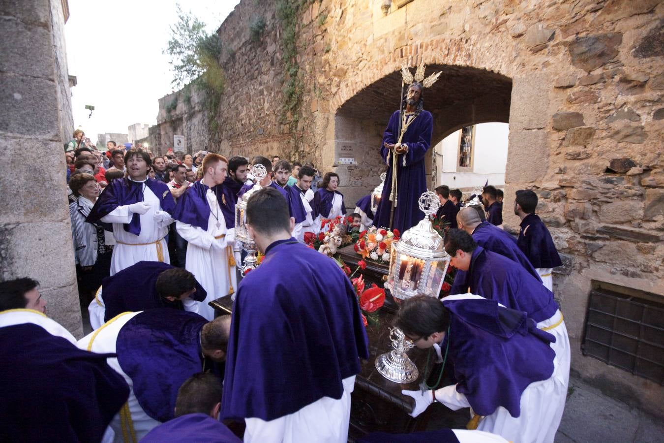 Martes Santo en Cáceres: Jesús del Perdón y el Cristo del Amparo