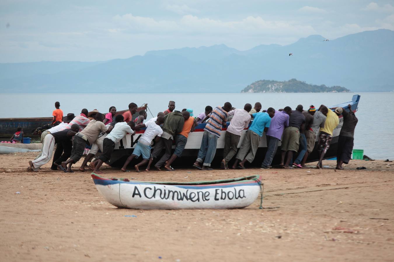 De pesca en el lago Malawi