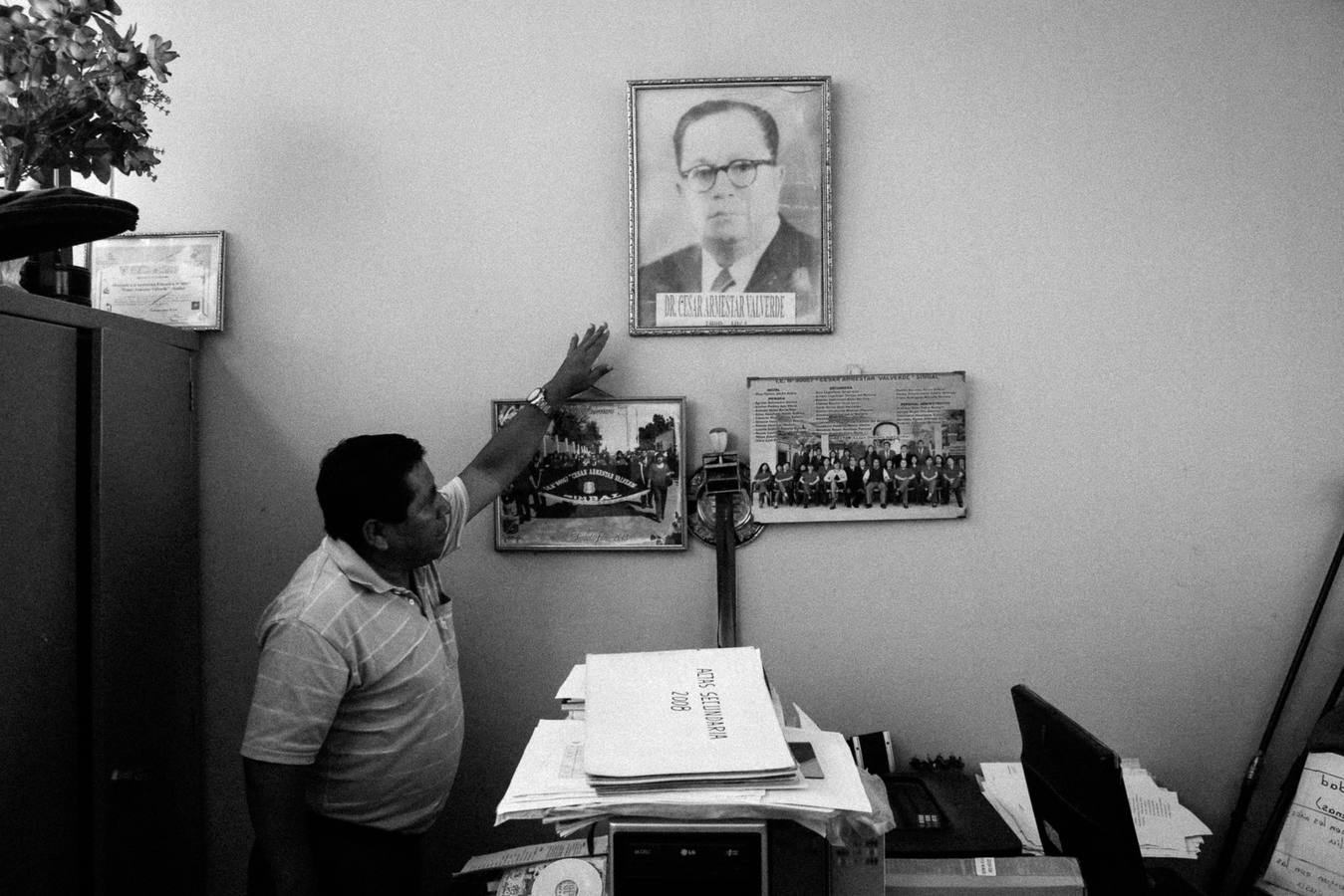 El director del colegio César Armestar