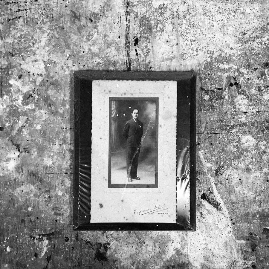 Mi abuelo fotografiado en un estudio de Burdeos