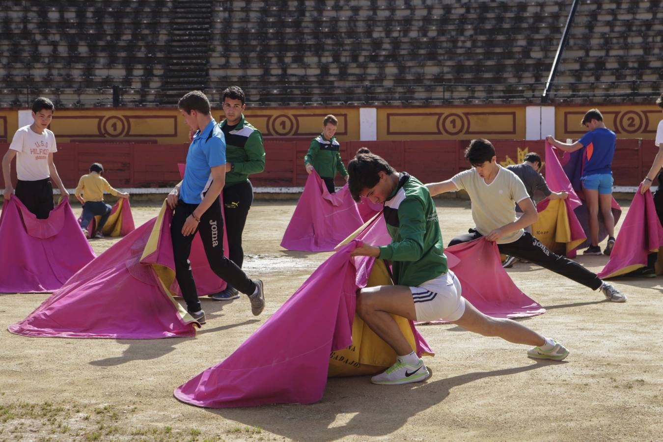 Tras casi 20 años de historia, la escuela sigue formando a jóvenes que sueñan con alcanzar el éxito de antiguos alumnos como Talavante o Ginés Marín