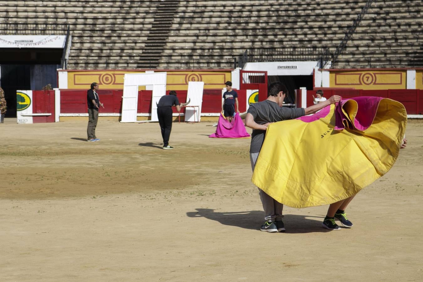 Tras casi 20 años de historia, la escuela sigue formando a jóvenes que sueñan con alcanzar el éxito de antiguos alumnos como Talavante o Ginés Marín