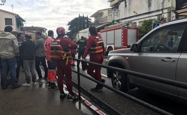 Efectivos de Cruz Roja que participaron en las tareas de rescate en el barranco de Hoyos