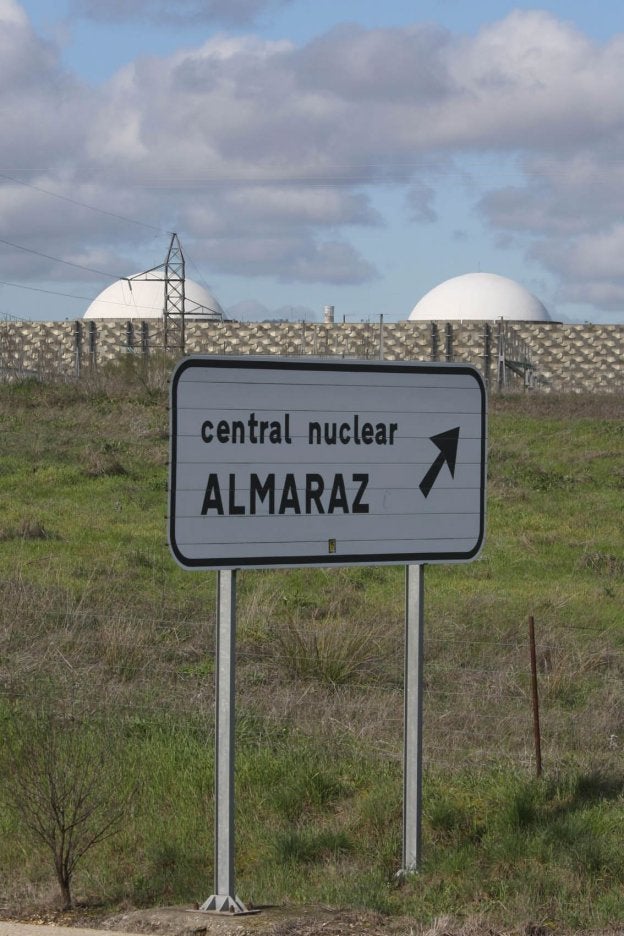 Central nuclear de Almaraz, la instalación de la región que más paga por la ecotasa. :: hoy