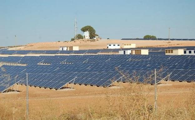 Imagen de archivo de una planta fotovoltaica.