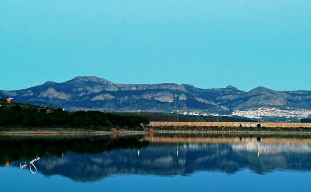 Embalse de Los Molinos, que aportará 8.000 metros cúbicos diarios al de Llerena (Arroyo Conejo). 