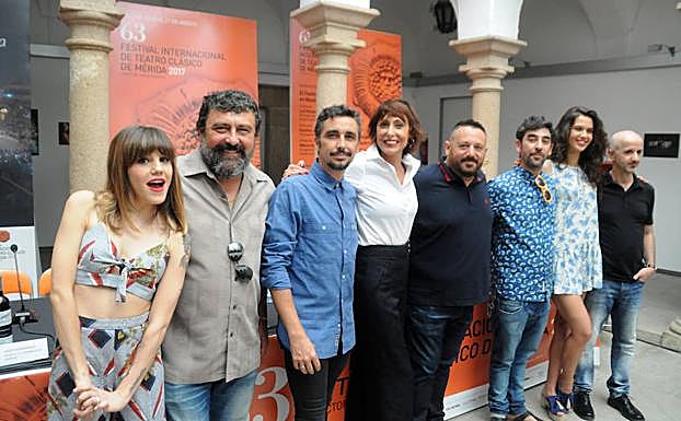 Reparto de 'La comedia de las mentiras', que estará dos semanas en el cartel del Festival de Mérida.