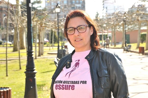 La extremeña Almudena Alegre, vocal de la Asociación de Afectadas por Essure. :: david palma