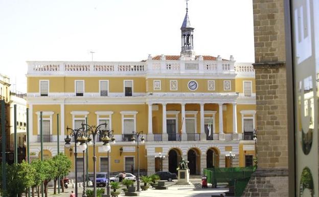 Piden al Ayuntamiento de Badajoz el abono de la subida del 1% a los empleados públicos