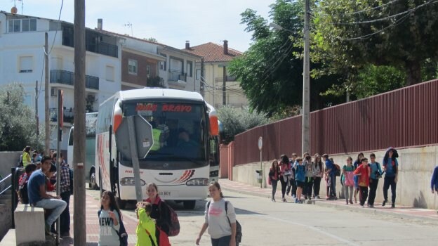 Transporte escolar del IES Gonzalo Korreas. :: p. d. cruz