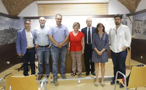 Dos personas con diversidad funcional comienzan a trabajar de ordenanzas en la Diputación de Cáceres
