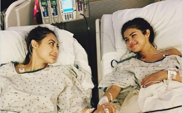 Selena Gomez, junto a su amiga y donante de riñón Raisa.