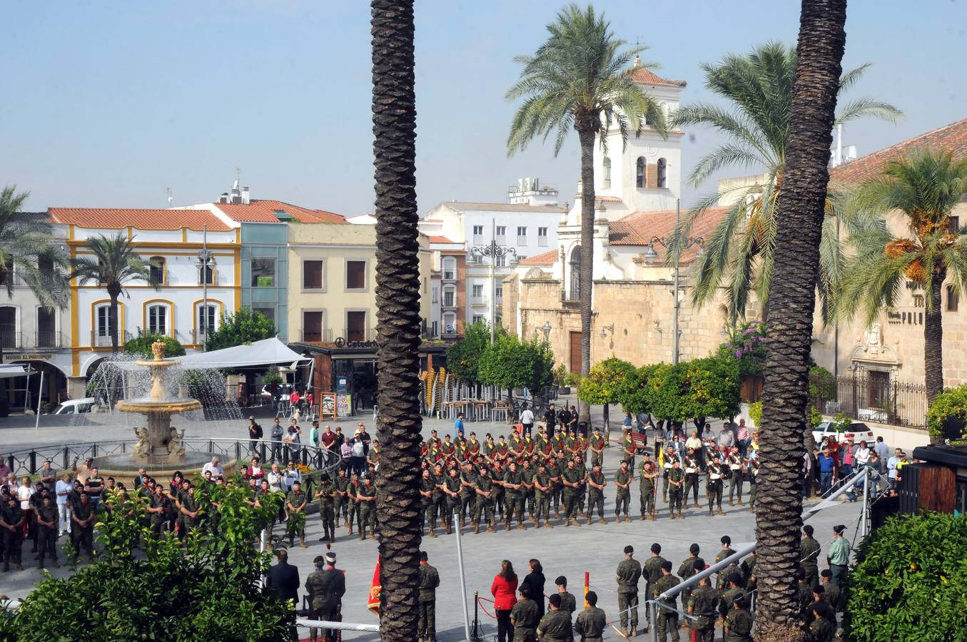 Alrededor de 700 militares de la Brigada de Infantería Mecanizada (BRIMZ) "Extremadura XI" permanecerán en misiones en el exterior a partir de noviembre, ya que a los 300 que actualmente están destinados en Letonia se sumarán los más de 400 que partirán hacia Líbano en el penúltimo mes del año.