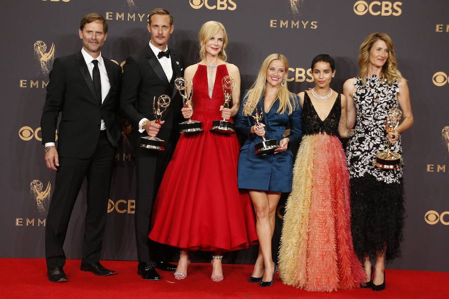 'Nicole Kidman, Reese Witherspoon, Zoe Kravitz, Laura Dern posan con sus galardones.
