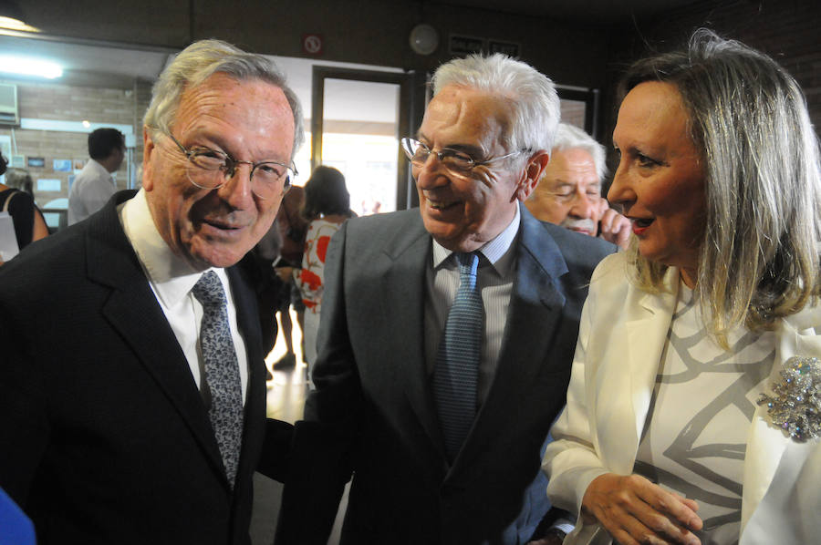 En el acto, al que ha asistido el arquitecto del edificio Rafael Moneo, también ha tenido lugar la entrega de los Premios Genio Protector de la Colonia