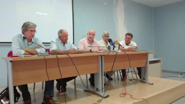 Dirigentes de IU Extremadura, local y de Defensa de lo Público. :: g. c.