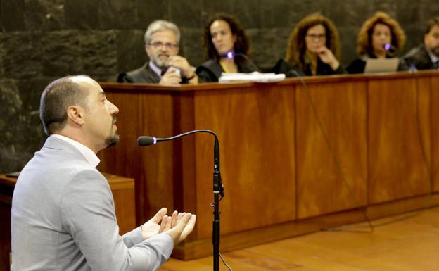 El exconcejal Carlos Jurado también señaló la responsabilidad del técnico Javier Alonso.