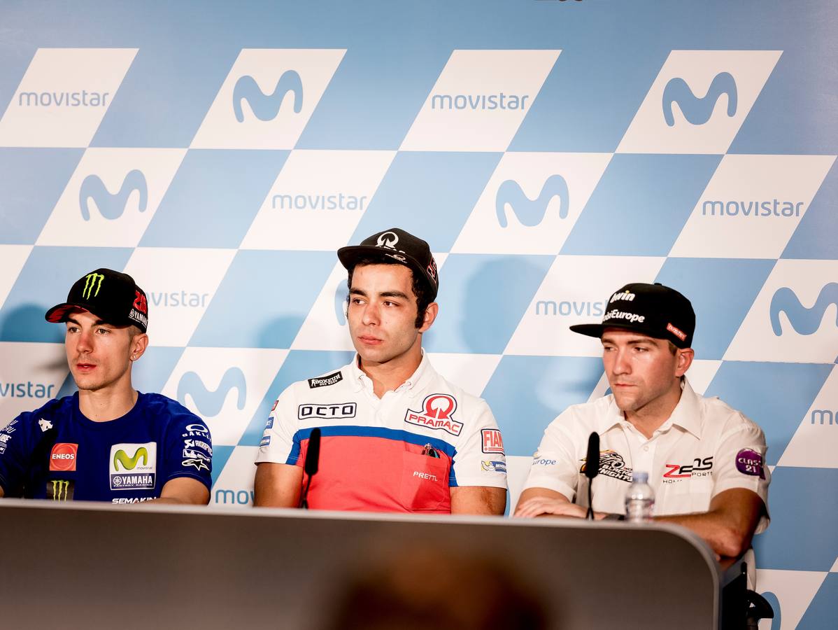 Viñales, Petrucci y Simeon, durante la rueda de prensa del GP de Aragón. 