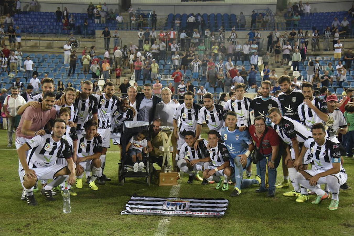 El club blanquinegro ha ganado el título por 2-0 tras enfrentarse al Alavés, un equipo de Primera División 