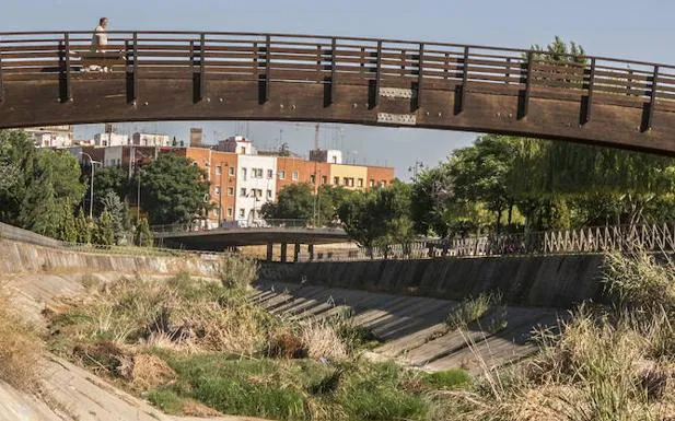 El fin del mal olor de los arroyos está más cerca. :: HOY