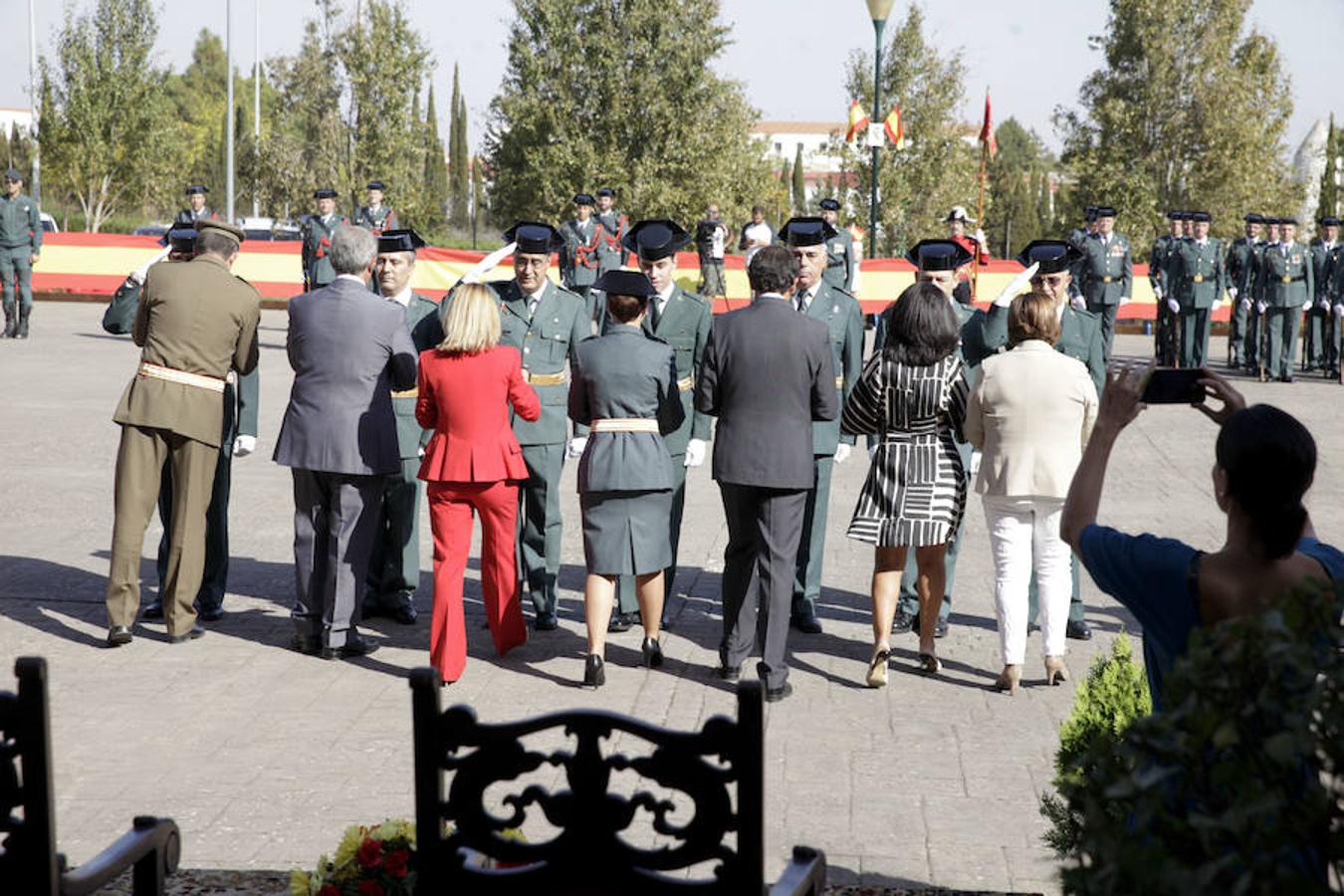 El subdelegado del Gobierno en Cáceres, José Carlos Bote, ha presidido el acto junto a la comandante jefe de Cáceres, María Jesús Pascual, la primera mujer en la historia de esta institución que preside los actos del día grande del cuerpo 