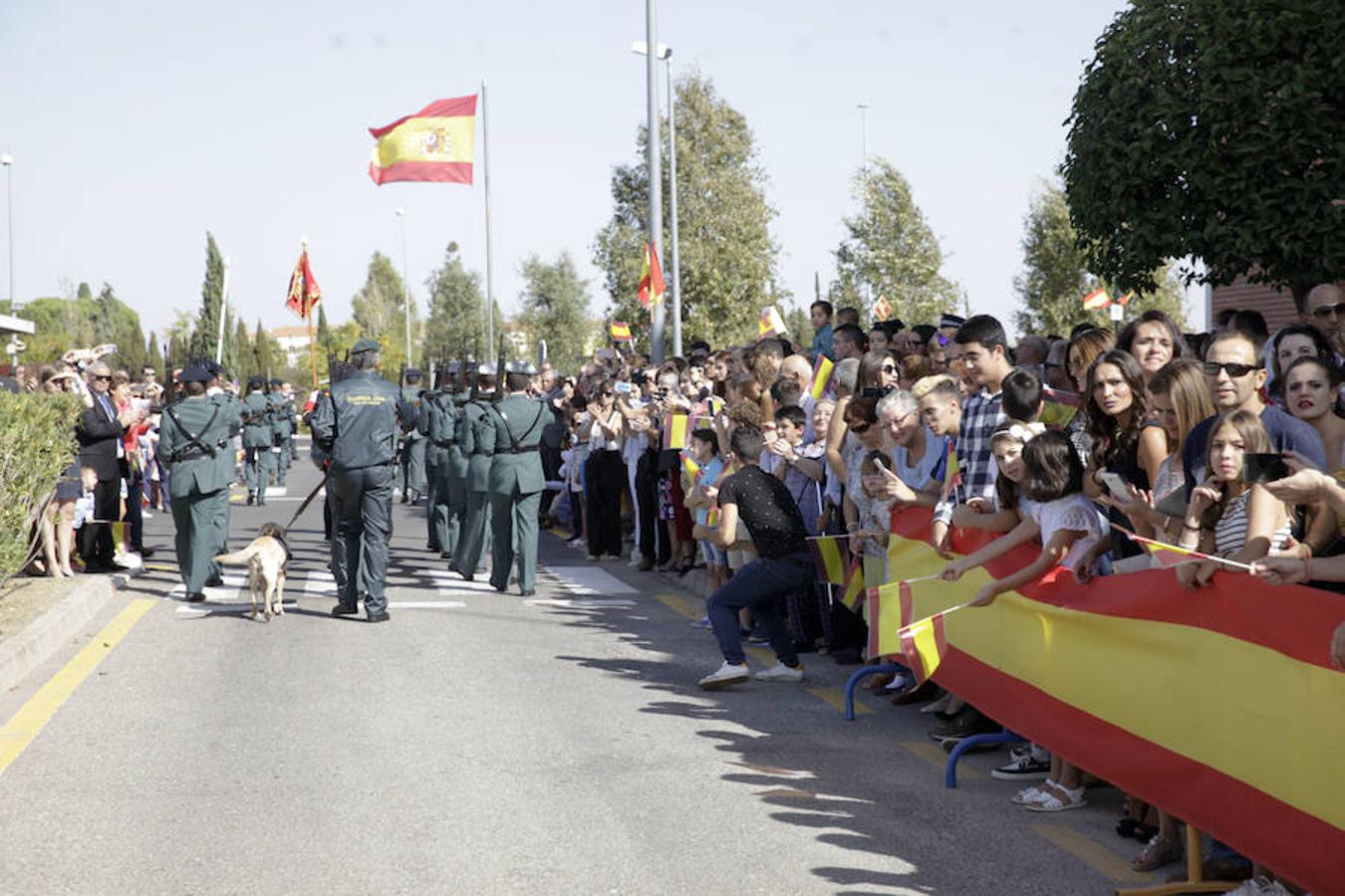 El subdelegado del Gobierno en Cáceres, José Carlos Bote, ha presidido el acto junto a la comandante jefe de Cáceres, María Jesús Pascual, la primera mujer en la historia de esta institución que preside los actos del día grande del cuerpo 