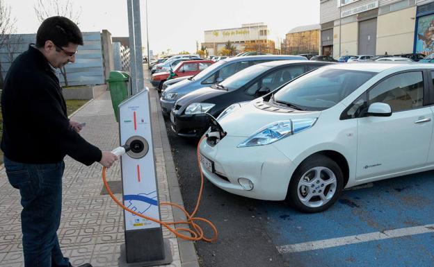 Punto de recarga para vehículos eléctricos en Badajoz:: HOY