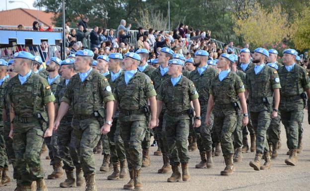 Parada militar celebrada esta mañana en la base General Menacho de Bótoa.