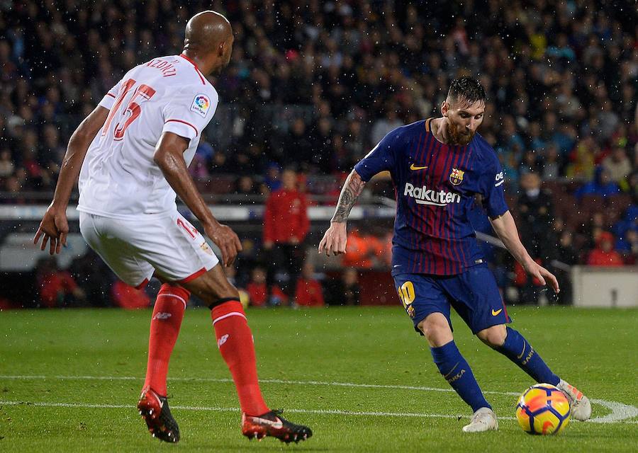 El líder de la Liga venció por 2-1 al conjunto hispalense gracias a un doblete de Paco Alcácer.