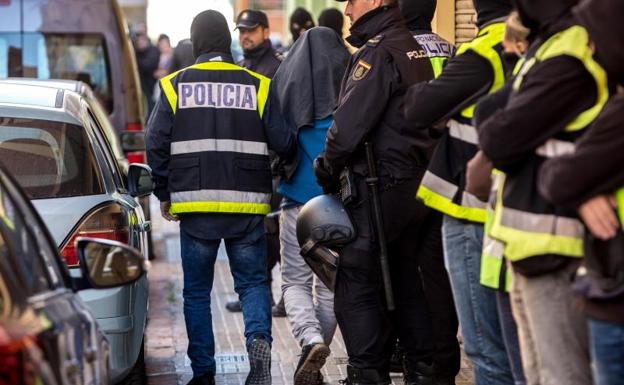 Imagen del detenido el pasado lunes en Valencia por su integración en Daesh. 