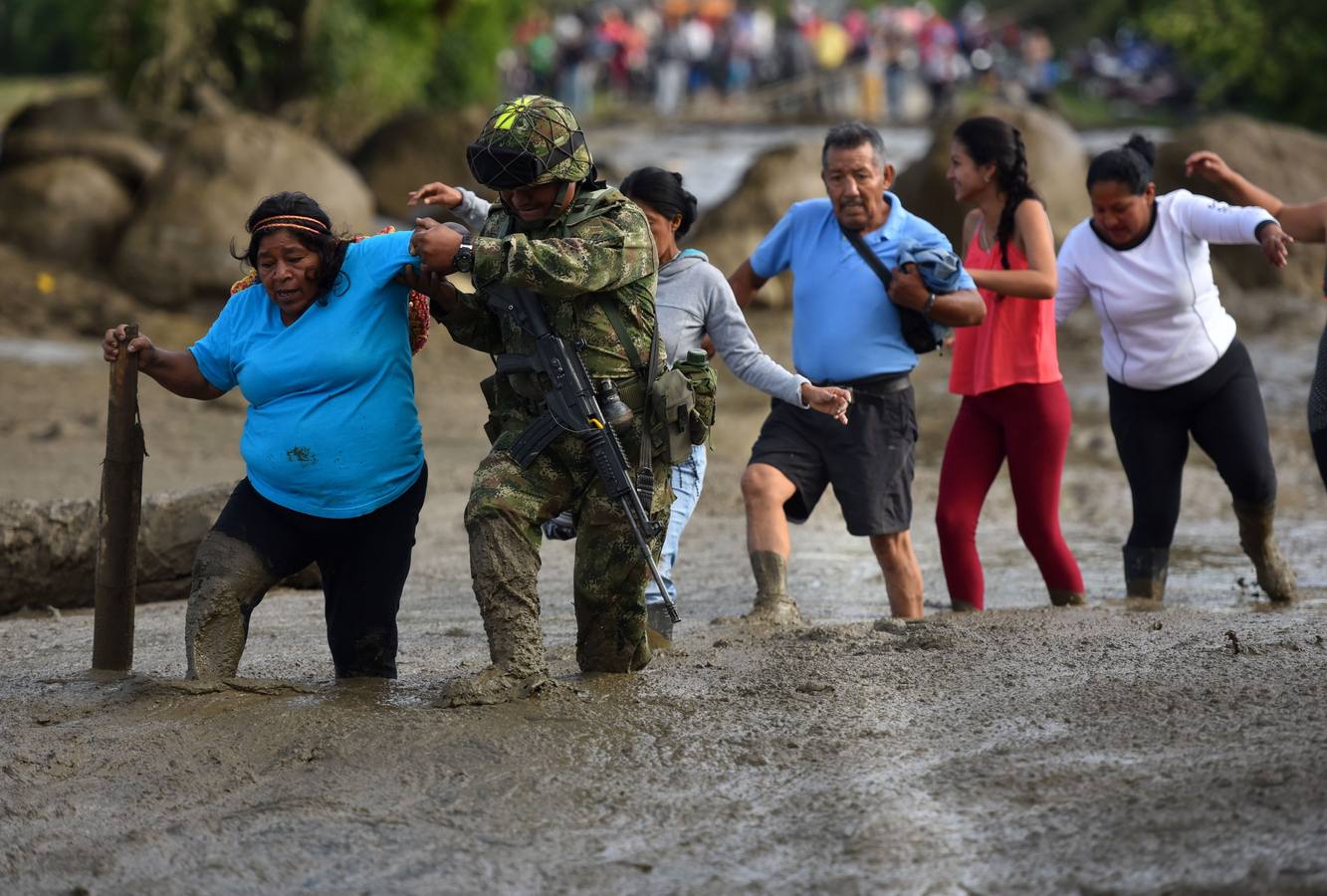 El desbordamiento del río La Paila en el municipio de Corinto, departamento del Cauca (Colombia) ha dejado cuatro muertos, entre ellos un bebé.