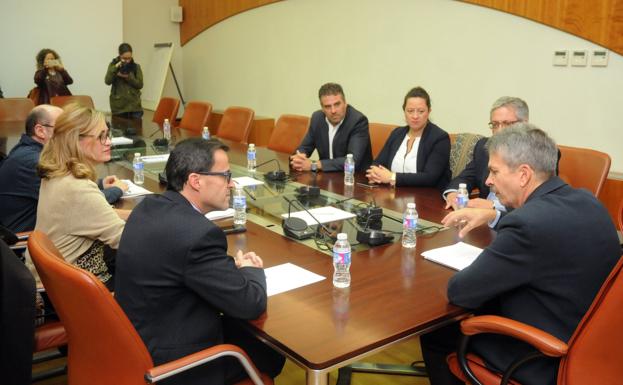 A la izquierda, Miguel Ángel Gallardo, y a la derecha, José Luis Navarro.