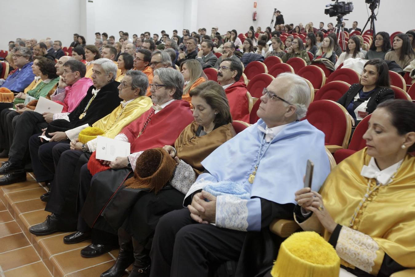 El Catedrático de Economía Financiera de la Universidad de Barcelona y, desde ayer lunes, investido como Doctor Honoris Causa de la Universidad de Extremadura