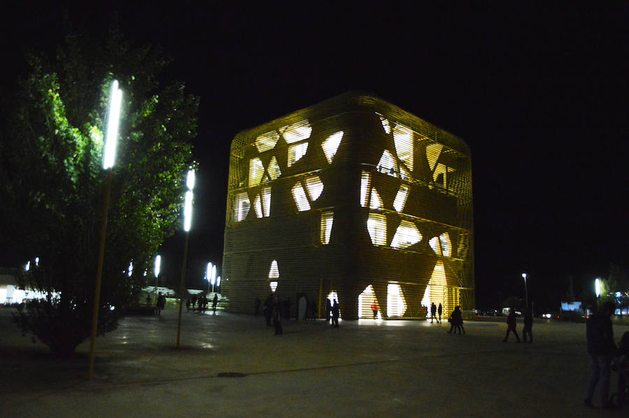 Este edificio tuvo ayer su puesta de largo, tras 10 años de gestación, con un doble concierto