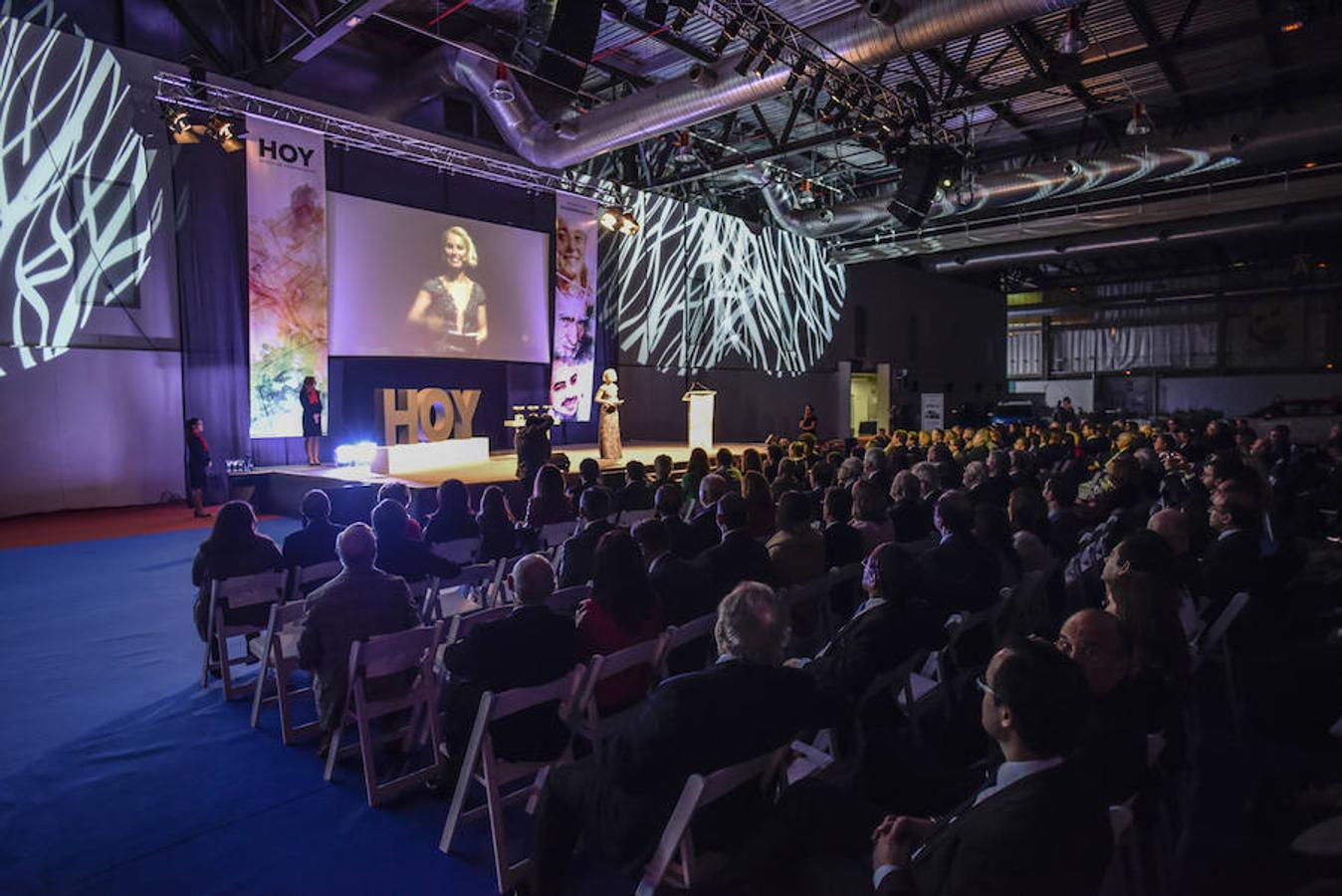 El público en la Institución Ferial de Badajoz (Ifeba) que acogió la gala.